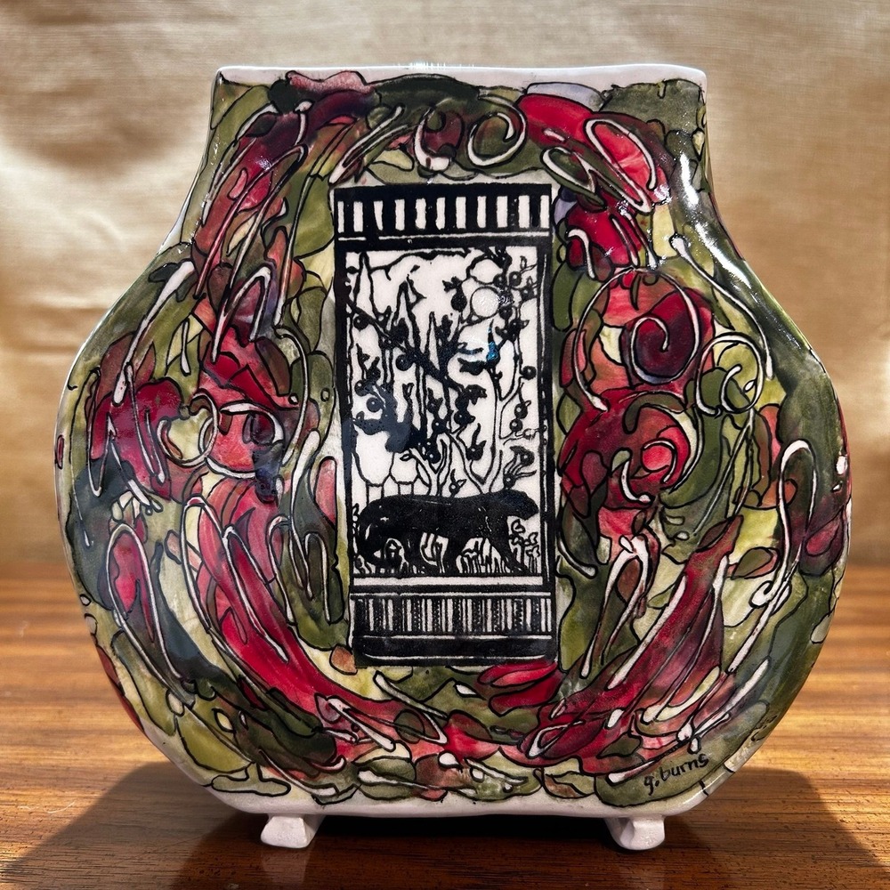 Glenda Burns signed Jaguar Ceramic vase